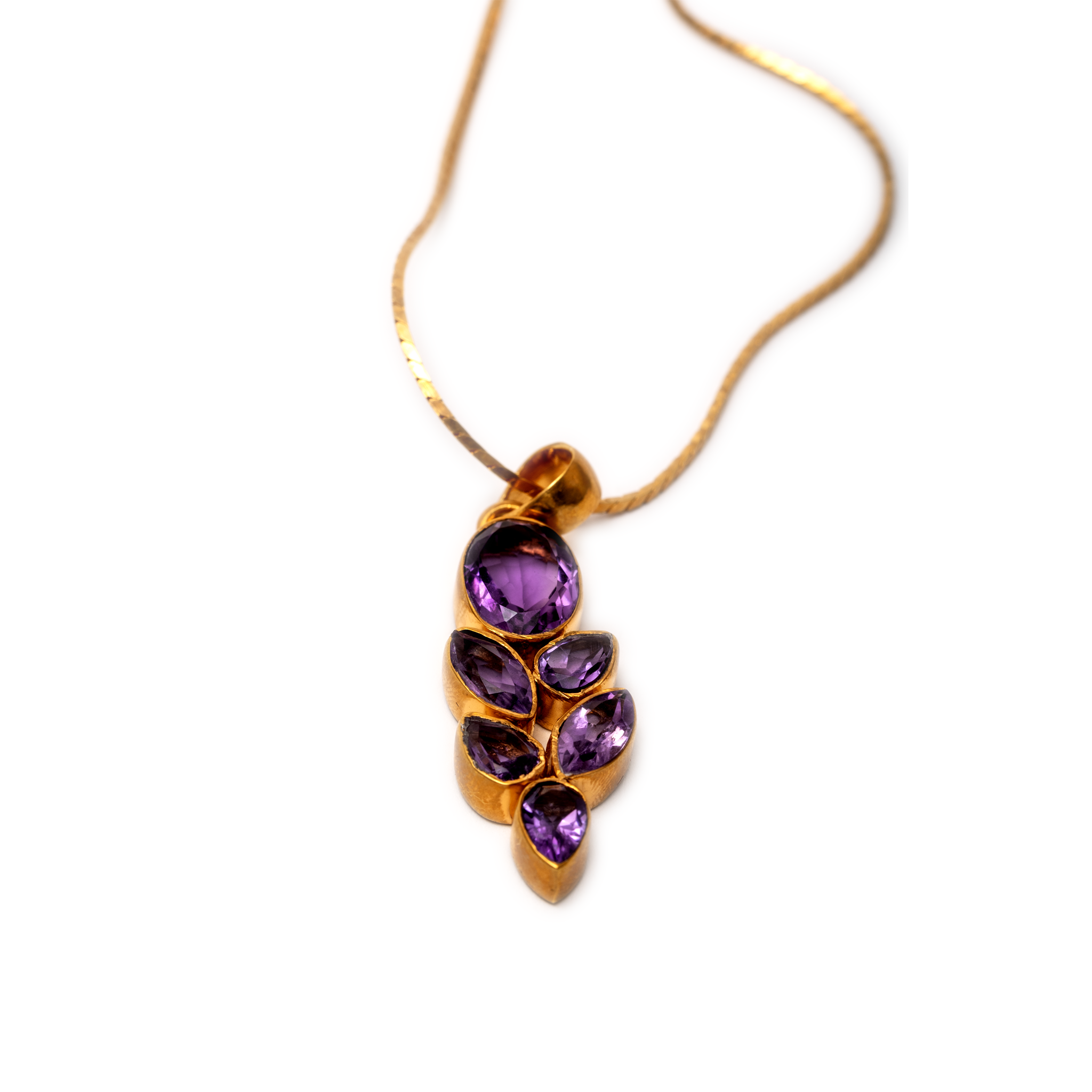 Amethyst Allure Pendant - One stones and leaf pattern