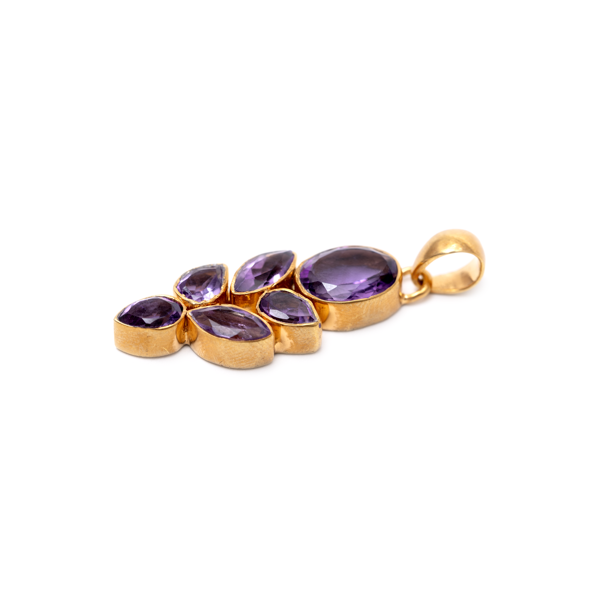 Amethyst Allure Pendant - One stones and leaf pattern